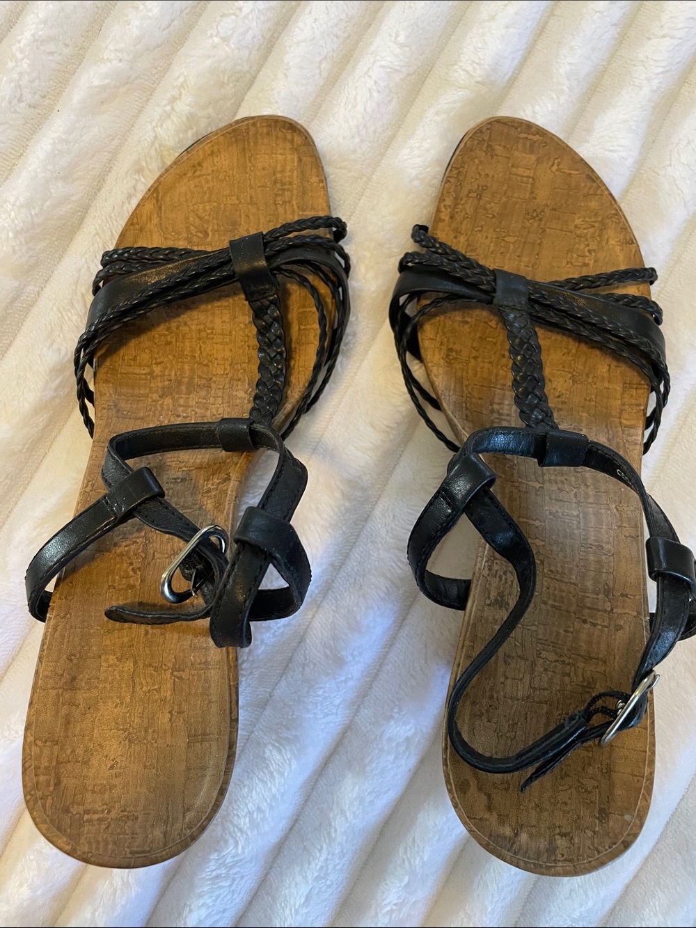 Kenneth Cole Black Braided T-Strap Cork-Look Sandals Size 8.5; 2”Heel